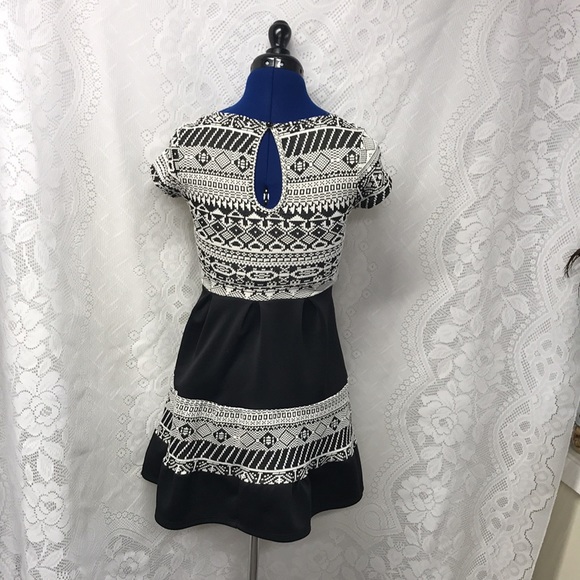 Charlotte Russe Junior Black and White Dress - Picture 5 of 6